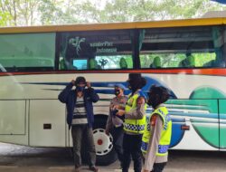 Patroli Siang Polwan, Himbauan Dan Pembagian Masker