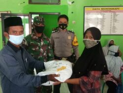 Kegiatan Ops Aman Nusa II, Melaksanakan Monitor Pembagian Bansos kepada Warga Masyarakat Ds. Gambarsari Kec. Pagaden Kab. Subang