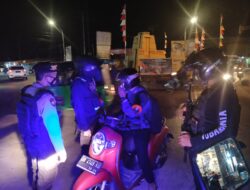 Urungkan Niat Dan Kesempatan Pelaku Kejahatan, Sabhara Resor Gowa Gelar Patroli Blue Light