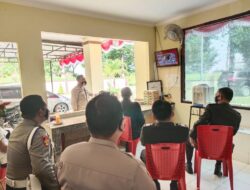 Personil Barombong Gowa Nonton Bareng Detik-Detik Peringatan Proklamasi HUT RI ke 46