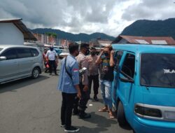 Giat Pembagian Masker Oleh Mahasiswa Unsrat Manado bersama Personil Polsek Tahuna