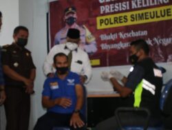 Pegawai Dishub ikut melaksanakan Vaksin Gray Presisi Keliling Polres Simeulue