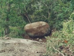 Heboh! Sebuah Ledakan Besar Dari Atas Gunung Menggegerkan Warga