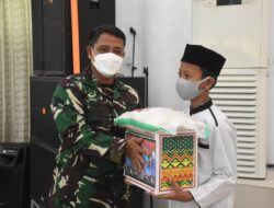 Sambut HUT TNI Ke-76, Korem 084/Bhaskara Jaya gelar baksos pembagian paket sembako.