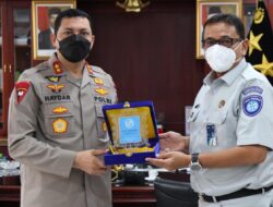 Audiensi Kepala PT. Jasa Raharja Aceh Dengan Kapolda Aceh Diwarnai Penyerahan Plakat