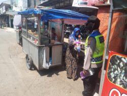 Kegiatan Patroli Polwan, Himbauan Dan Pembagian Masker Dalam Rangka Pemberlakuan Pembatasan Kegiatan Masyarakat (PPKM) Level 2 Covid-19 Kab. Subang