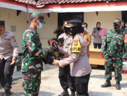 Kegiatan Bakti Sosial Bareskrim Polri kepada Masyarakat Terdampak Covid-19 di Desa. Manyingsal Kec. Cipunagara Kab. Subang