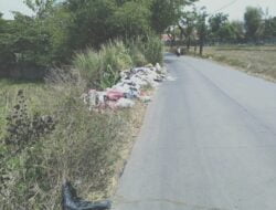 Banyak Sampah Menumpuk Di Pinggir Jalan Kabupaten Tepatnya Di sebelah Smpn 2 Pagaden