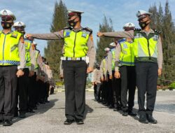 Personel Polres Bener Meriah Tingkatkan Kemampuan Peraturan Baris Berbaris (PBB)