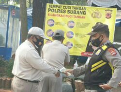 Kegiatan Cuci Tangan, Pengukuran Suhu Tubuh Dan Penerapan Protokol Kesehatan Bagi Anggota Polri, ASN Dan Pengunjung Polres Subang