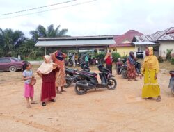 Warga Panton Rayeuk A Datangi Kantor Camat laporkan Pemotongan BLT