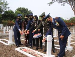 Kegiatan Upacara Ziarah Nasional Dan Tabur Bunga Dalam Rangka HUT TNI ke -76 Tahun 2021 Bertempat Di Taman Makam Pahlawan (TMP)