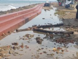 Lokasi Wisata Pantai Hagu Selatan Jadi Kubangan Akibat Dihantam Ombak