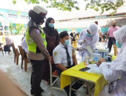 Puluhan Siswa SMPN 1 Lhokseumawe Antusias Ikut Vaksinisasi Goes To School