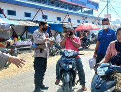 Ops Bina Kusuma Hari Ke-8, Tim Operasi Polres Sinjai Gelar Binluh dan Bagi-Bagi Masker Gratis Di Pasar Lappa