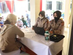 Polres Subang Kembali Salurkan Dana Bantuan bagi Pedagang Kaki Lima dan Warung