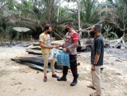 Ipda Faisal SH, Kapolsek Simpang Keuramat Salurkan Bantuan Kepada Korban Kebakaran