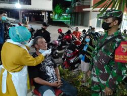 Babinsa Koramil 0831/02 Bersama Tiga Pilar Tambaksari,Operasi Swab Hunter Serta Vaksin Hunter.