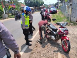 Kapolres Subang Pimpin Patroli R2 Himbau Prokes dan Pembagian Masker serta Penertiban Knalpot Bising