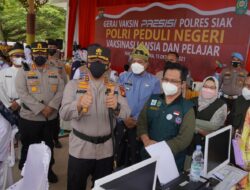 Kunker Ke Siak, Kapolda Riau Lakukan Peninjauan Pelaksanaan Vaksinasi Covid-19 Bagi Lansia Dan Pelajar.