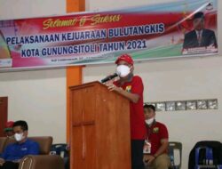 Walikota Gunungsitoli Membuka Secara Resmi Kejuaraan Bulutangkis Kota Gunungsitoli Tahun 2021