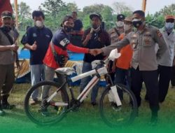 Warga sangat gembira di Vaksinasi.Di Mapolsek Legonkulon, Pria 36 Tahun Pulang Bawa Hadiah Sepeda.Baru