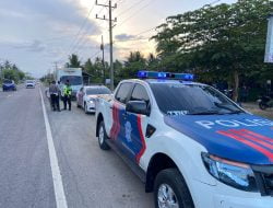 Semprotkan Disinfektan, Polres Lhokseumawe Kerahkan Dua Unit Mobil Water Canon