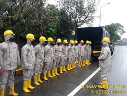 Polda Sumut Kerahkan Personil Bantu Warga Terdampak Banjir di Medan.