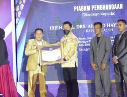 Kapolda Aceh Dapat Penghargaan pada Malam Anugerah Puja TV Awards 2022