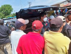 Subhan Allah, Aparat Berhati Mulia Bagikan 300 Karung Beras di Belawan