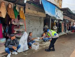 Polwan Polres Subang Gencar Lakukan Himbauan Prokes & Bagikan Masker Gratis Kepada Masyarakat