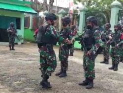 Pemberian Ucapan Selamat Anggota Satgas Pamtas RI-PNG Yonif 711/Raksatama Atas Kenaikan Pangkat di Daerah Penugasan