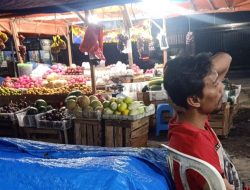 Lapak Buah Di Pasar Baradatu Buka 24 Jam Di Bulan Ramadhan