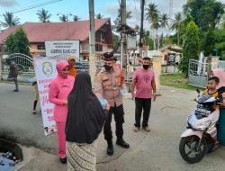 Polsek Blang Mangat Bersama Bhayangkari Berbagi Takjil Jelang Berbuka Puasa Kepada Masyarakat