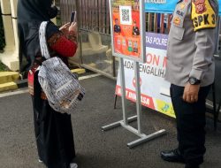 Kegiatan Scanning QR Barcode Aplikasi Peduli Lindungi Dan Pelaksanaan Kegiatan Cuci Tangan