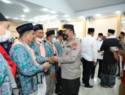 Jamaah haji kloter 1 embarkasi medan di lepas Gubernur dan Kapolda Sumut serta wakil ketua komisi Vlll DPR-RI marwan dasopang