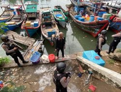 Tim URC Siagam Polres Lhokseumawe Patroli Antisipasi Guantibmas di Kawasan Kampung Nelayan