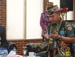 Kasad Dianugerahi Warga Kehormatan Utama Masyarakat Adat Dayak