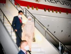 Presiden Jokowi dan Ibu Iriana Tiba di Tokyo