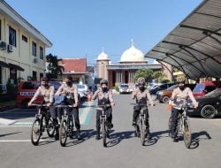 Jelang Malam Takbiran Idul Adha 1443 Hijriyah Pimpin Giat Patroli Sepeda dan Bagikan Masker Gratis