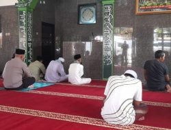 Hadiri Shalat Jumat di Masjid Al-Hidayah, Kapolsek Cisalak Sampaikan Imbauan Kamtibmas