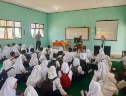 Hadiri MPLS di SMA Negeri 1 Gedung Meneng, Ini Materi Yang Disampaikan Bhabinkamtibmas