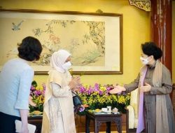 Saat Ibu Iriana Dijamu Minum Teh oleh Madam Peng Liyuan