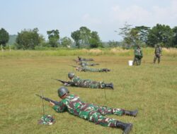 Mengasah kemampuan prajurit, Korem 061/Suryakancana laksanakan latihan menembak.