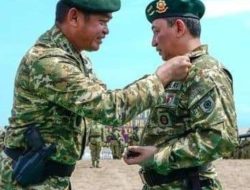 Kapolri Di Kukuhkan Jadi Warga Kehormatan Kostrad