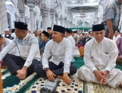 Dandim 0103/Aut Hadiri Peringatan Maulid Nabi Besar Muhammad SAW. 1444 H/tahun 2022 di Mesjid Bujang Salim Kec. Dewantara.