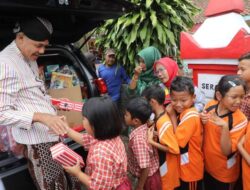 Tergoda Surat dari Siswa, Ganjar Datangi Langsung SDN 3 Sugihan