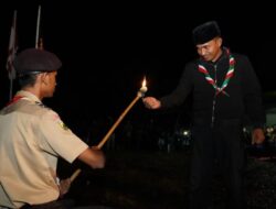 Dandim Aceh Utara Semarakkan Perkemahan Saka Wira Kartika Kodim 0103/Aut Ke- 15 Dimalam Upacara Api Unggun.