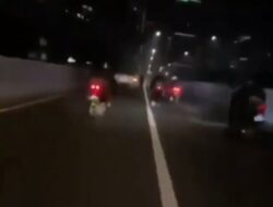 Video Viral Kebut-kebutan Motor Jatuh di Jalan Layang