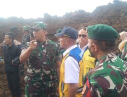 Danrem 061/Suryakancana Memimpin Langsung Pembersihan Jalan Akibat Gempa Yang Terjadi di Cianjur